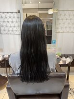 ロングヘアーをキレイに伸ばしている方に