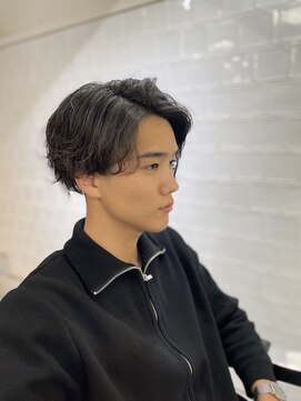 メリケンバーバーショップ フクオカ(MERICAN BARBERSHOP FUK) なかわけセンターパート黒髪セクシー