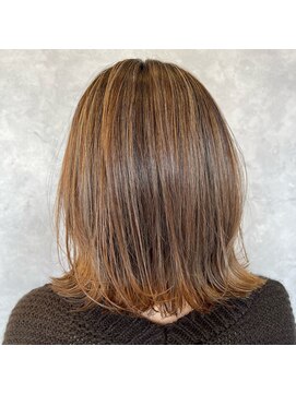 フィオーラ(Fiora) 夏に向けた外ハネスタイル