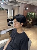 襟足あり黒髪センターパート大人メンズヘアツーブロック