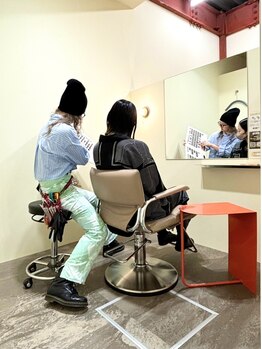 ヒントステーション(HINTSTATION)の写真/【リピート率95%】 寄り添うカウンセリングと無理のないスタイル提案で、計画的なヘア作りを一緒に組み立て