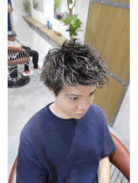 モウ(mow) #69 ツイストパーマ×アップバングショート