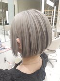ハイライトブリーチでつくる立体感ボブ