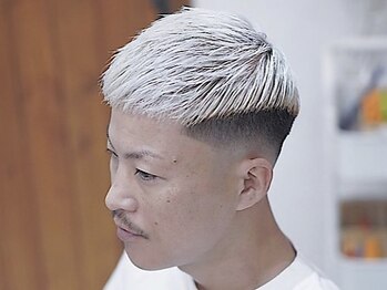 キックアス(KICK ASS)の写真/《メンズカラーに圧倒的人気》技術力×デザイン力でON/OFF楽しめるスタイルに。