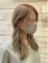 アバシュ A V A S H&nbsp;レイヤーカット/ベージュ/ブリーチカラー/韓国風