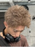 ブリーチハイトーンミルクティーベージュスパイキーショート