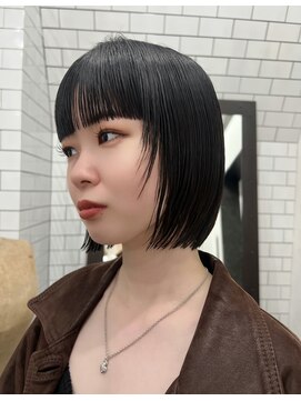 レガーレ(Legare) 顔周りレイヤー×切りっぱなしボブ