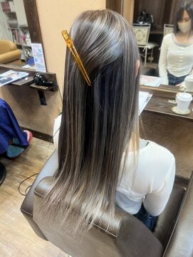 モアムー(Moremuu) 【りえ】ブリーチカラー