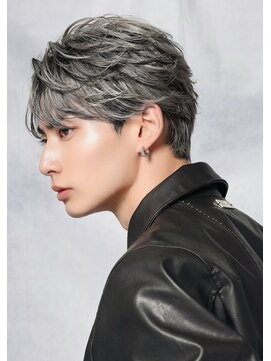 テンバイリップスヘアー(TEN by LIPPS hair) 大人かっこいいホワイトシルバーバレイヤージュセンターパート