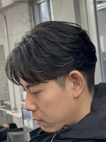 オーバル ジングウマエ(OVARL jingumae)&nbsp;フェザーショートパーマセンターパート