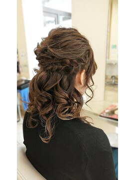 ベニ 仙台柳生店(BENI) 三つ編みゆるハーフアップ