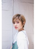 耳かけ小顔ショート/メッシュカラー