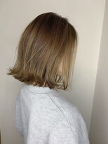 モルニ(MORNI)&nbsp;ハニーイエロー_マロンベージュ Aラインボブ かきあげ