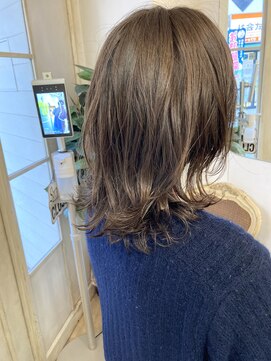 アミュレ(Amule) 大人可愛いオリーブグレージュくびレイヤー30代40代梅ヶ丘美容室