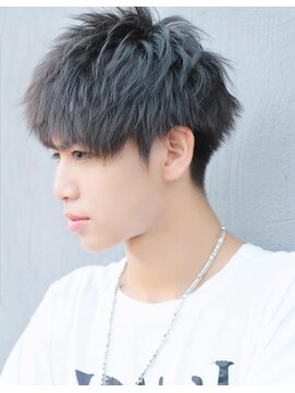 ミスグランディーヴィラス(Miss Grandee VILLAS) 刈り上げショートグレーブルーカラーモテ髪