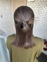 ソノ(sono)&nbsp;ハーフアップ カチモリ タイトアレンジ タイトヘア 参列ヘア