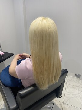 イルミ(iLUMi) iLUMi × ハイトーンカラー