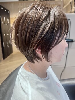 アーカイブ(archive)の写真/垂水駅東口すぐ▼白髪染め、白髪ぼかしをポジティブに♪インナーカラー/ハイライトでデザインカラーに！