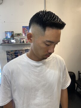 グッドプレイスアンドシング(Good Place&thing) メンズカットフェードスキンフェードフェザーアップバーバー