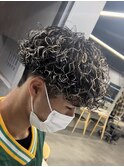 大分強めプードルパーマメンズカットハイライトラウンドマッシュ