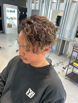 メンズサロン キング 心斎橋店(Men’s salon K!ng) 波巻きツイストスパイラルパーマ/フェザーパーマ/眉毛/メンズ