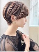 艶ブラウンの上品ショートボブ