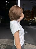 ヘルシーなベージュ、柔らかく動くレイヤー