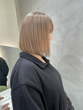 ロンドネートゥル 新潟(Lond naitre) 【Lond naitre Naomi】ホワイトベージュのボブスタイル