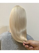 カラ ヘアーサロン(Kala Hair Salon) white blond
