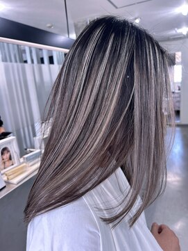 キング 枚方店(K!ng) 【枚方、高槻、梅田】ハイライトバレイヤージュ