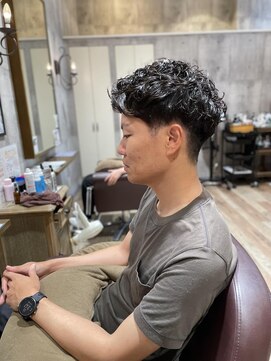 アーチ(ARCH) ツーブロックスパイラルパーマ