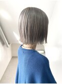 ハイトーングレーのミニボブ