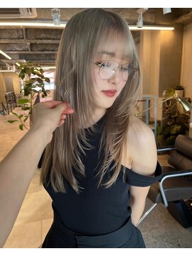 天神美容室 【KASUMI天神美容室】ハイトーン×海外レイヤー