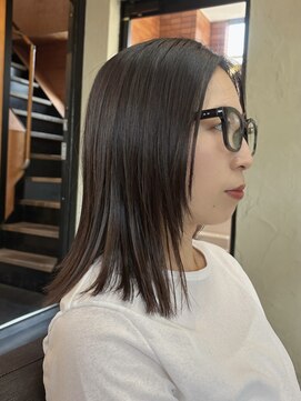 コモレビ(komorebi) 【八田瞳】切りっぱなし◎ぱつっとミディアム