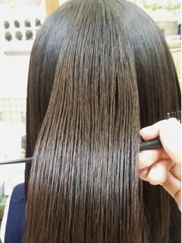 エヴァフェイス(EVAH FACE)の写真/最新型テクノロジー使用!反応型システムで髪質に合わせた6種類の薬剤がそれぞれ反応し髪を内部補修☆