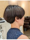 30代　40代　50代　大人ショート　マッシュ風ボブ　白髪ぼかし