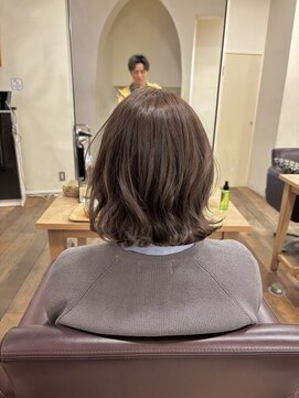 フーチー クーチー アマティー 豊中店(FUCHI KUCHI amati) @fuchi_kuchi.okada［豊中,髪質改善/チャイシナモンベージュ］