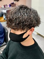 ジーニー 新百合ヶ丘(Genie) フェザーパーマサーフカール刈り上げセンターパート