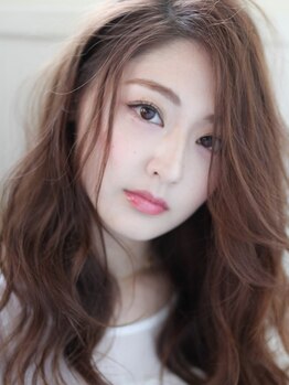 白髪をしっかり染めながら髪質まで整える。艶とまとまりが続く大人のための高品質カラー◇