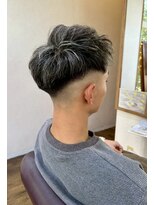 イタクラ 赤道店 (ITAKURA)&nbsp;フェード／メッシュ／メンズハイライト／アップバング