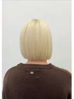 アウラ(AURA)&nbsp;ハイトーンボブブロンドカラー