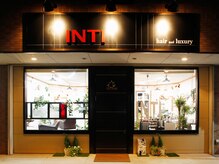 インティ(INTI)の雰囲気（赤い文字の看板が目印です♪）