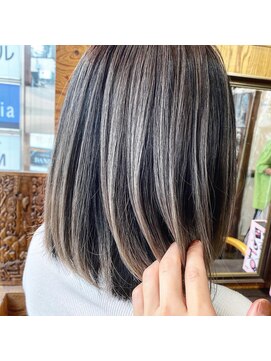 ユートピア(U topia) 【U-topia町田】【エアータッチバレイヤージュ】夏ハイライト