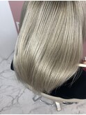 海外セレブみたいなプラチナブロンド