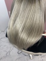 ビンナ(BINNA)&nbsp;海外セレブみたいなプラチナブロンド