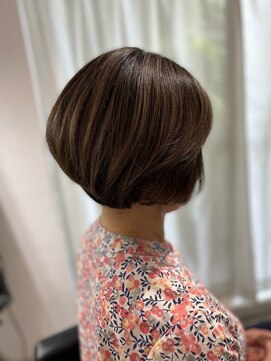 ツムグ 代官山 中目黒(TUMUGU) 大人可愛い30代40代50代黒髪前下がりショートボブ丸みショート