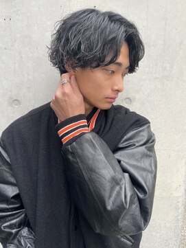 ロンド ローガン 名駅(Lond LOGAN) アメカジに合う緩め波巻きセンターパート