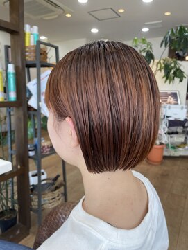 マークス(marks) 大人可愛い耳掛けミニボブスタイル