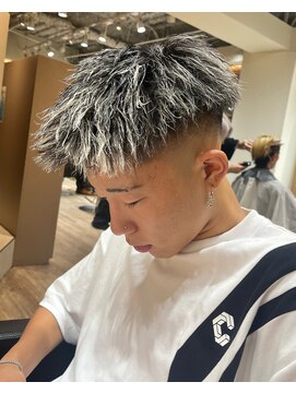 ルースト 渋谷店(ROOST) ［バチイケスタイル］ジェット×ホワイトメッシュ