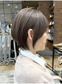 〔岩田莉奈〕ハイライトで白髪ぼかし★くびれショートボブ　新宿
